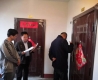 县住房保障中心对公共租赁住房入住情况进行走访巡查