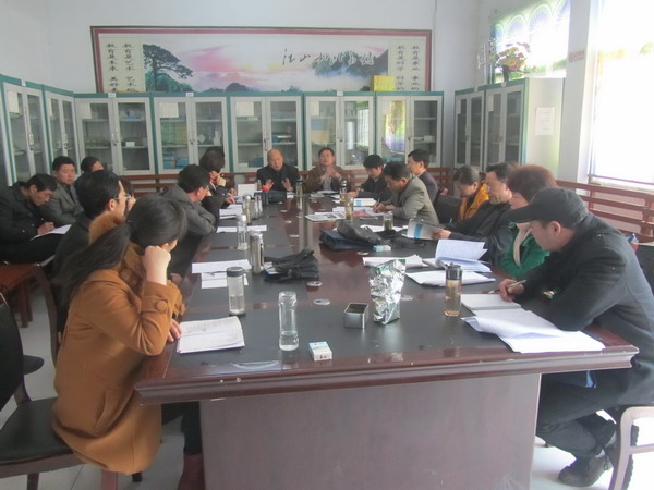 市教科院与县教研室联合举办小学“名师送课”“联片教研”的活动