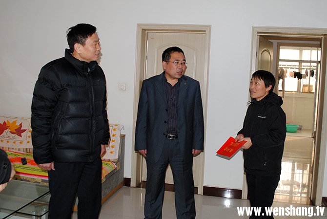 县总工会开展元旦春节“送温暖”系列慰问活动