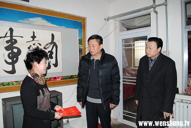 县总工会开展元旦春节“送温暖”系列慰问活动