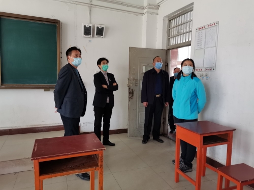 县委书记李志红检查学校疫情防控和开学准备工作