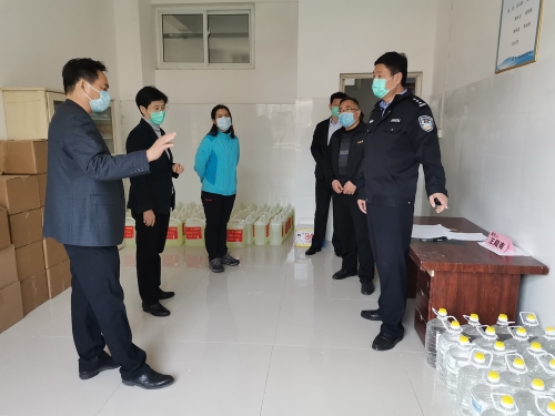 县委书记李志红检查学校疫情防控和开学准备工作