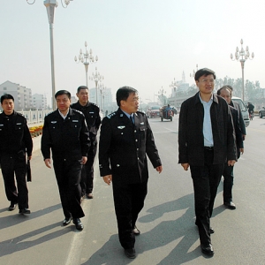 汶上县委副书记、县长孙琪到汶上城区视察道路交通安全工作