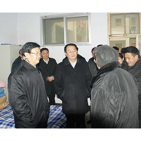 济宁市副市长侯端敏来汶上县走访慰问困难群众和敬老院五保老人