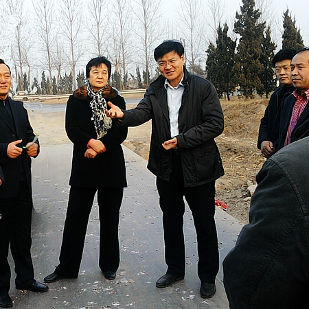 汶上县长孙琪到康驿镇检查指导2011春季抗旱工作