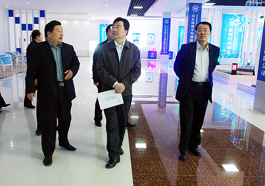 济宁市组织部长何思清来汶上县检查指导新农村建设、工业经济及基层党建工作