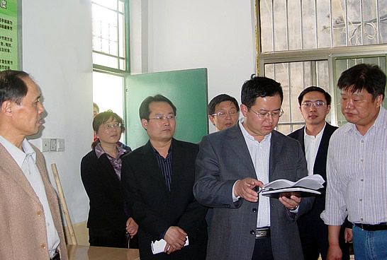 济宁市新农村建设帮扶工作办公室李景中来汶上县检查指导新农村建设帮扶工作