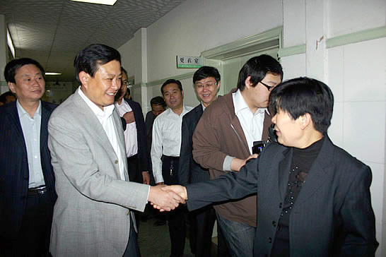 汶上县总工会联合县人民医院为全县各级劳动模范免费进行健康体检