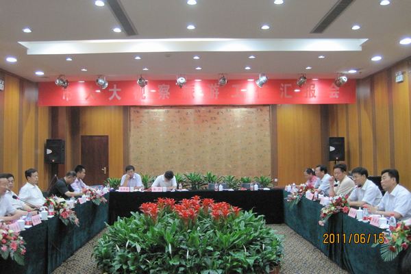 济宁市人大常委会副主任殷允岭带领市人大视察调研组来汶上县调研旅游工作。