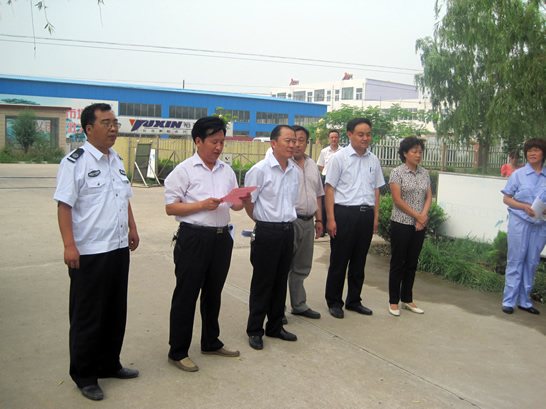 汶上县在杨店乡裕鑫精细材料公司举行液氨泄露应急救援演练