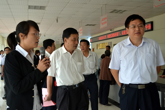 汶上县人大常委会副主任戴福盈视察汶上县人力资源和社会保障工作