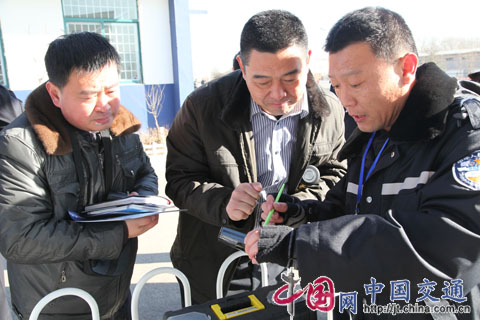 汶上县交警大队到淄博市博山大队参观考察车管工作