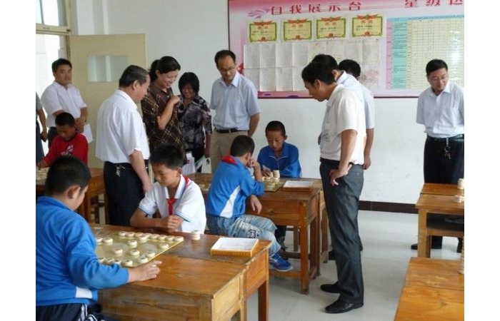 济宁市文明办思想道德建设科科长林群到汶上县苑庄镇中心小学检查