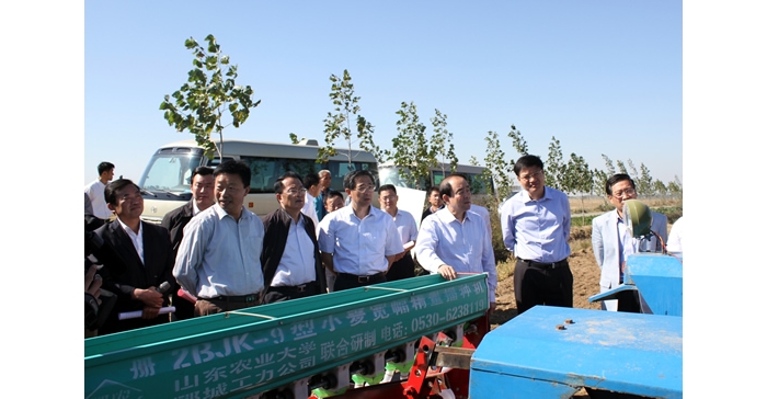 济宁市委书记、市人大常委会主任马平昌来汶上县检查指导“三秋”农业生产和生态文明村建 ...