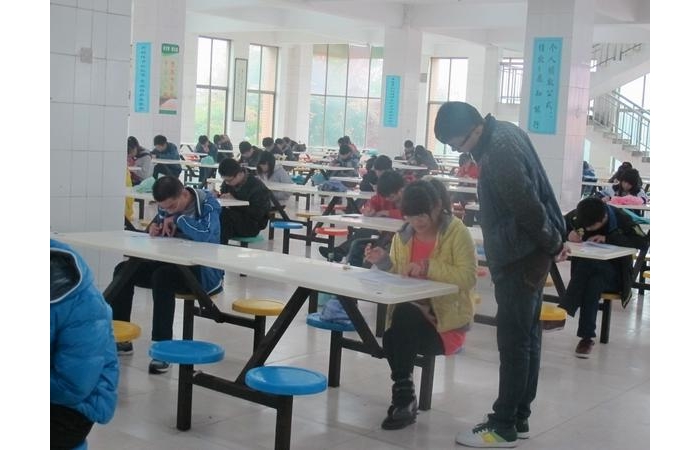 汶上圣泽中学举行校规校纪知识考试