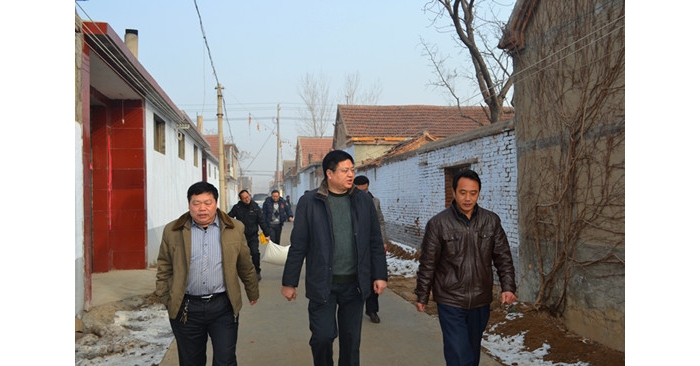 汶上县人社局开展慰问帮扶村困难党员、困难群众活动