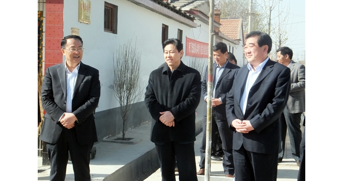 济宁市人大常委会副主任罗心光来汶上县视察农村环境综合整治工作