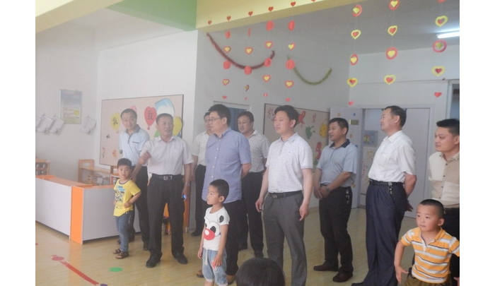 汶上县纪委书记李青到汶上镇中心幼儿园走访慰问