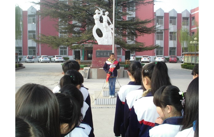 全县中小学精心开展“清明时节忆先烈”爱国主义主题系列教育活动