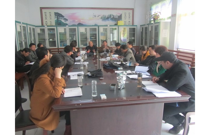 市教科院与县教研室联合举办小学“名师送课”“联片教研”的活动