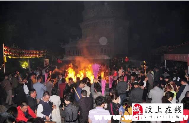 汶上宝相寺佛光神奇显现，数万游客有缘沐浴佛光