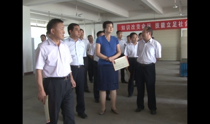 县人大常委会调研教育均衡发展工作