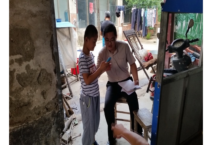 局团委开展“牵手关爱行动”志愿服务活动
