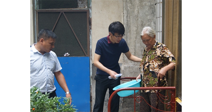 汶上共青团汶上县委七一前夕走访联建村困难党员本文为汶上信息港转载自互联网，如有侵 ...