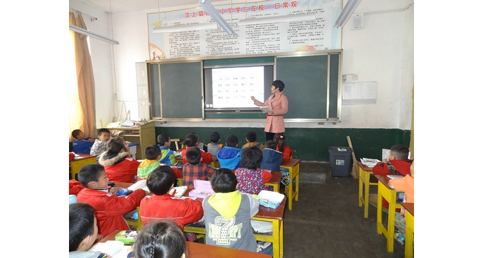 “师德典型在身边”——汶上镇西门小学教师陈雪萍