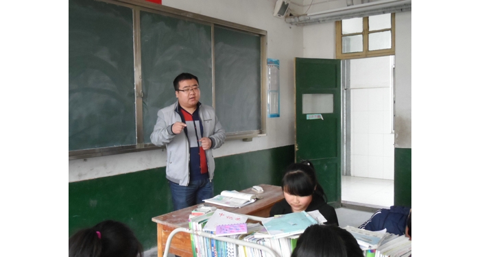 “师德典型在身边”——汶上县义桥镇中学教师张兴华