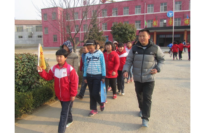 “师德典型在身边”——南旺镇中心小学教师王殿彬
