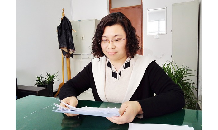 “师德典型在身边”——县教体局基础教育科副科长魏雪莲