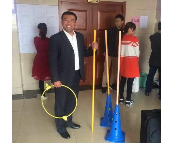 “师德典型在身边”——县教体局教研室综合科科长杨则兵
