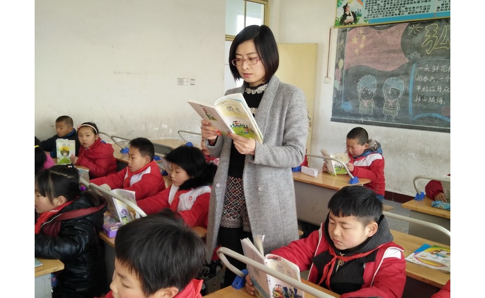 “师德典型在身边”——郭楼镇大李小学教师杨丽娟
