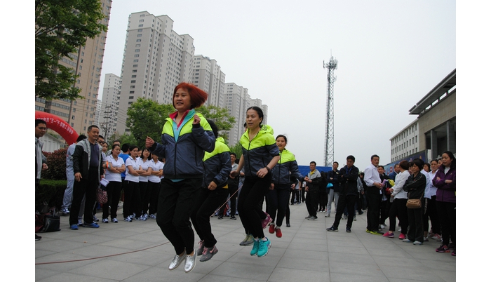 县教育体育局在县庆“五一”干部职工运动会上取得佳绩