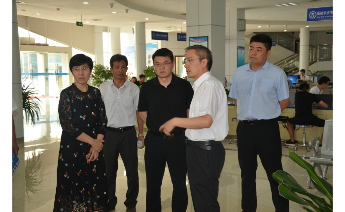 李志红调研县人社局“放管服”改革工作情况
