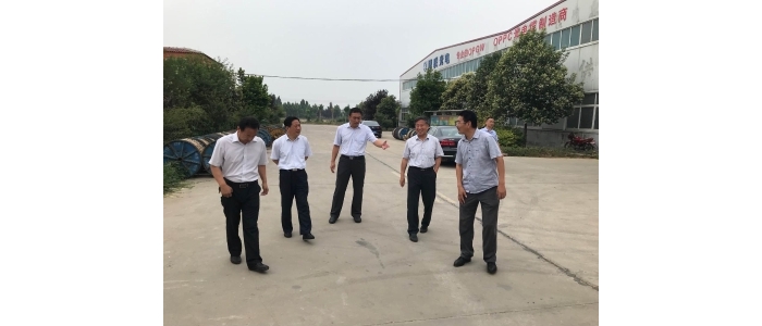 汶上县人民政府 部门动态 市供销社党组书记、理事会主任管洪祥到汶上调研为农服务中心 ...