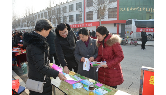 汶上县人民政府 教育动态 汶上县教育和体育局积极开展“三下乡”集中服务活动