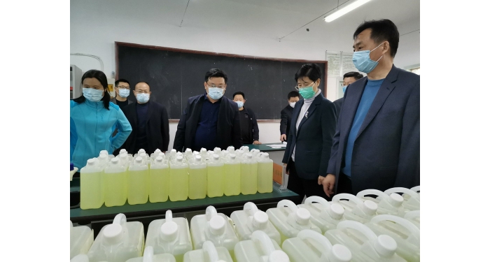 县委书记李志红检查学校疫情防控和开学准备工作