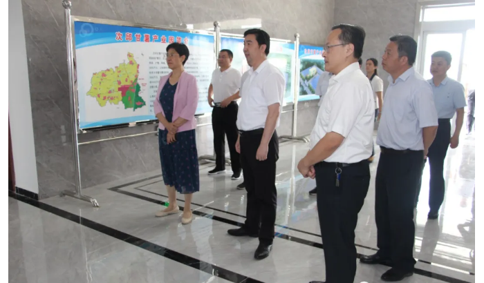 县委书记李志红带领汶上县重点项目现场观摩团到次邱镇观摩指导重点项目建设
