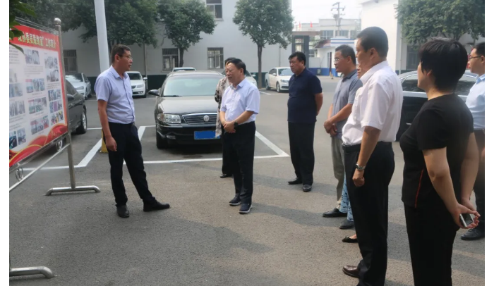 市政协专题调研组到次邱镇调研政协委员联络室“五有三服务”示范点建设