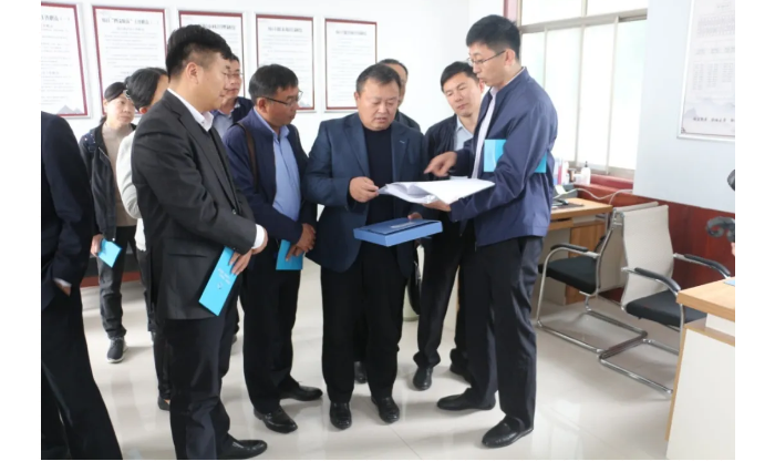 省统计局设管处处长刘东华一行到次邱镇调研统计改革创新工作